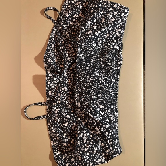 Old navy Peplum-like Tank Top - Picture 1 of 4